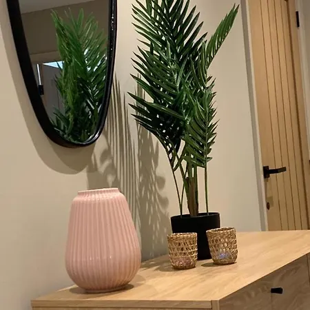 Apple Tree At Elim Mews Tatil Evi